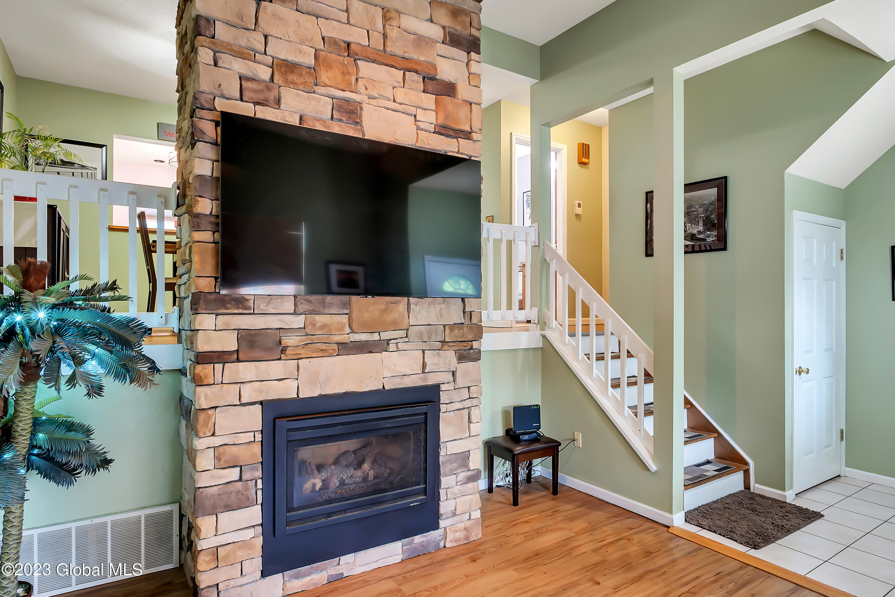 25 Stratton Circle Troy, NY 12182 - Photo 5 of 35 P1290205
