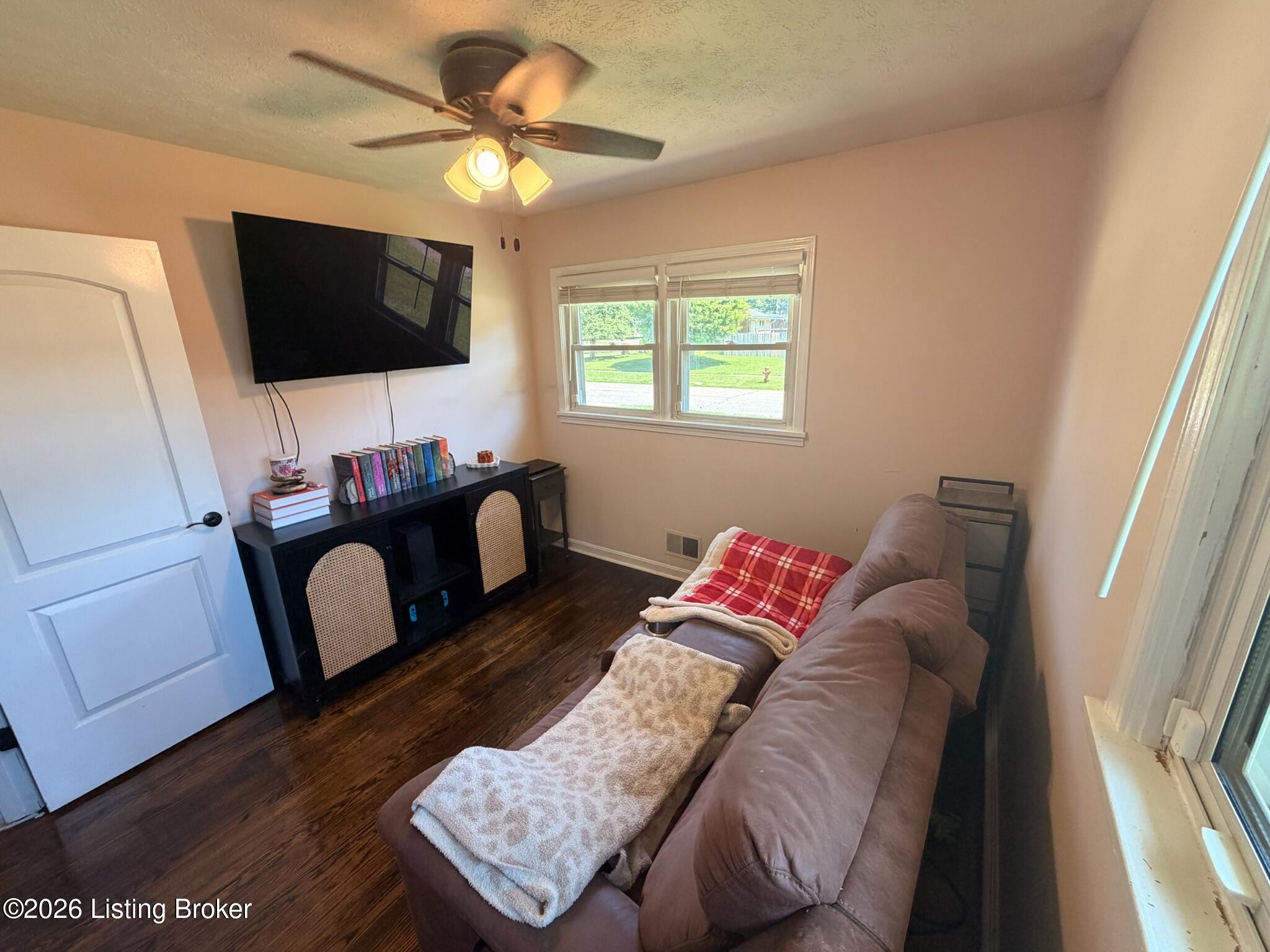 1066 Runell Road Louisville, KY 40214 - Photo 22 of 37 Bedroom