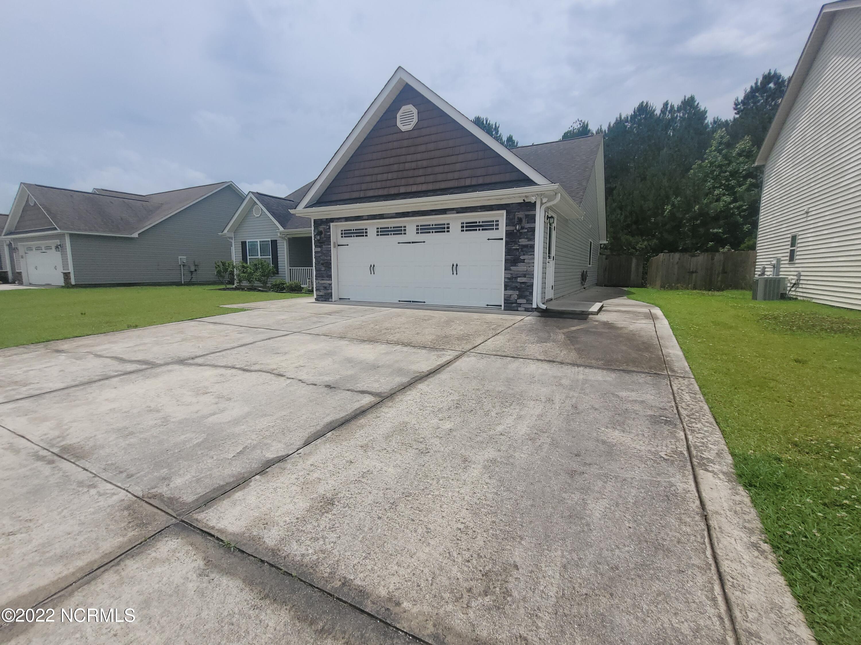 253 Merin Height Road Jacksonville, NC 28546 - Photo 3 of 26 20220527_125116