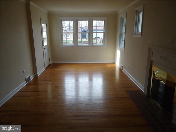 190 County Line Road Huntingdon Valley, PA 19006 - Photo 4 of 14 Gallery Image 4