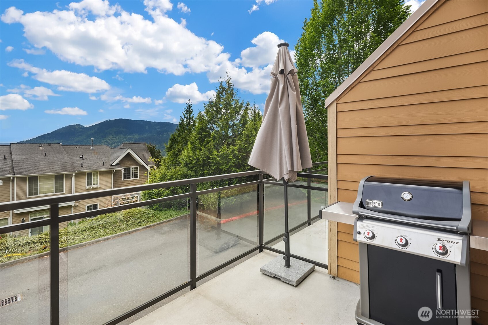 23300 Southeast Black Nugget Road, Unit M2 Issaquah, WA 98029 - Photo 28 of 36