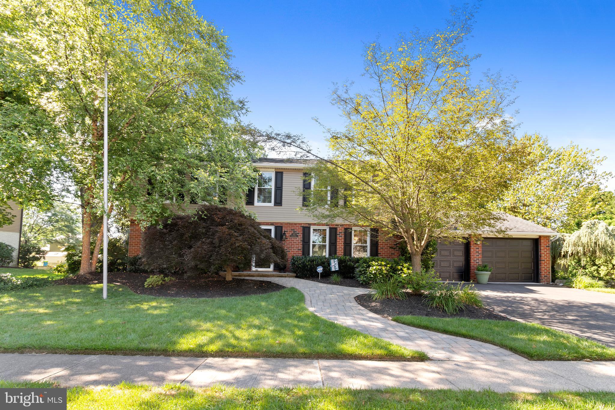 172 Bateman Road Langhorne, PA 19047 - Photo 1 of 37 Front view of house