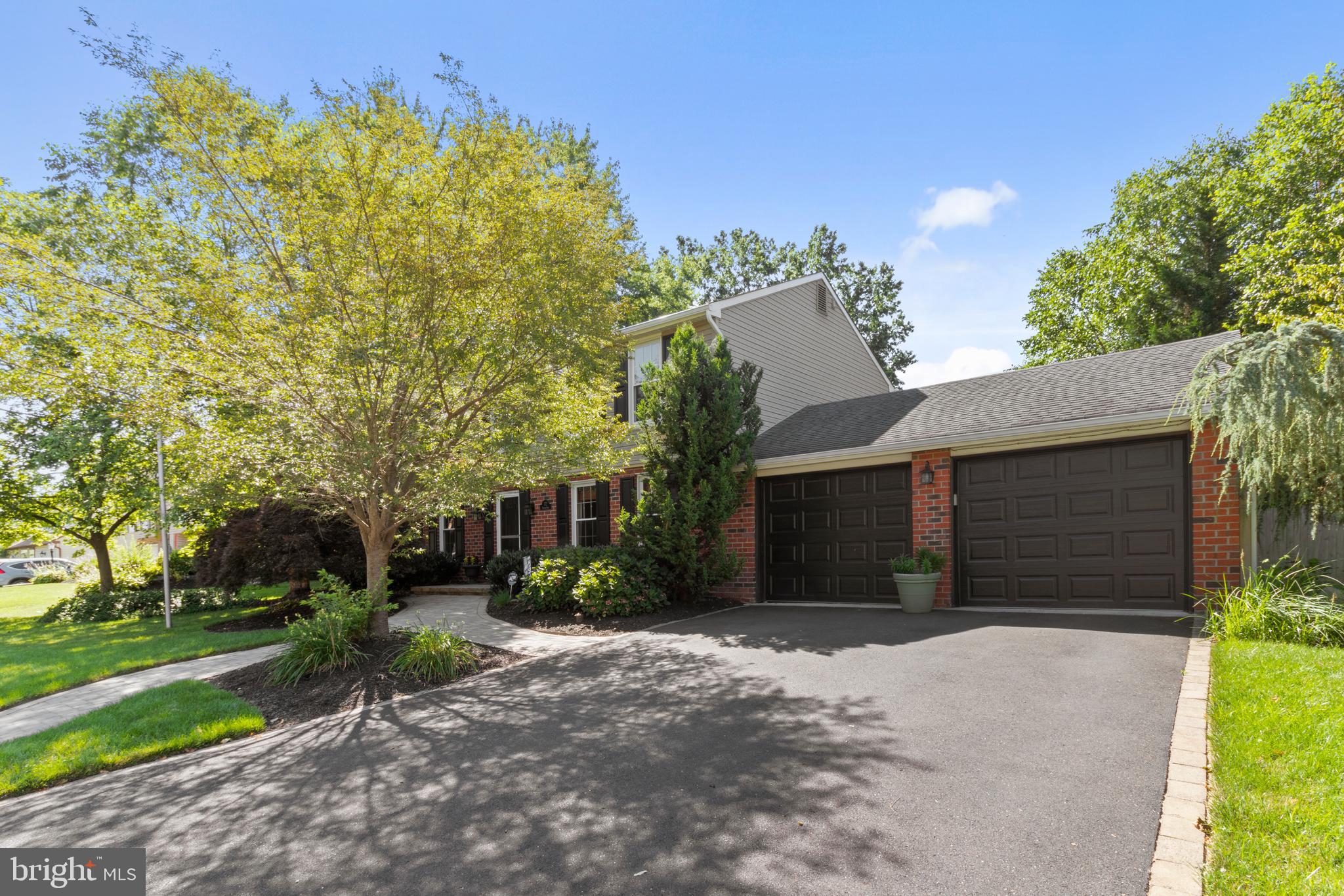 172 Bateman Road Langhorne, PA 19047 - Photo 3 of 37 Garage