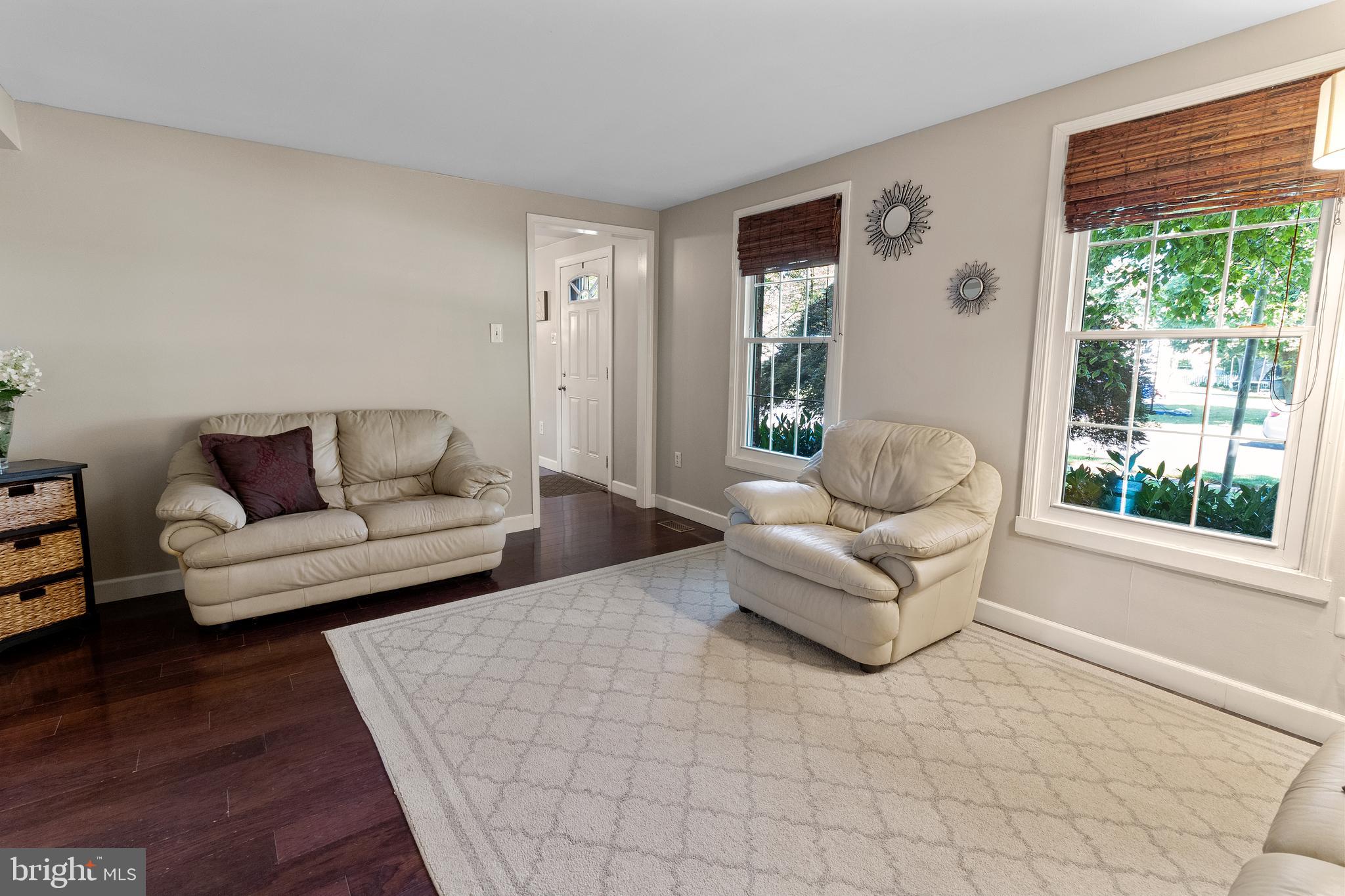 172 Bateman Road Langhorne, PA 19047 - Photo 7 of 37 Living room