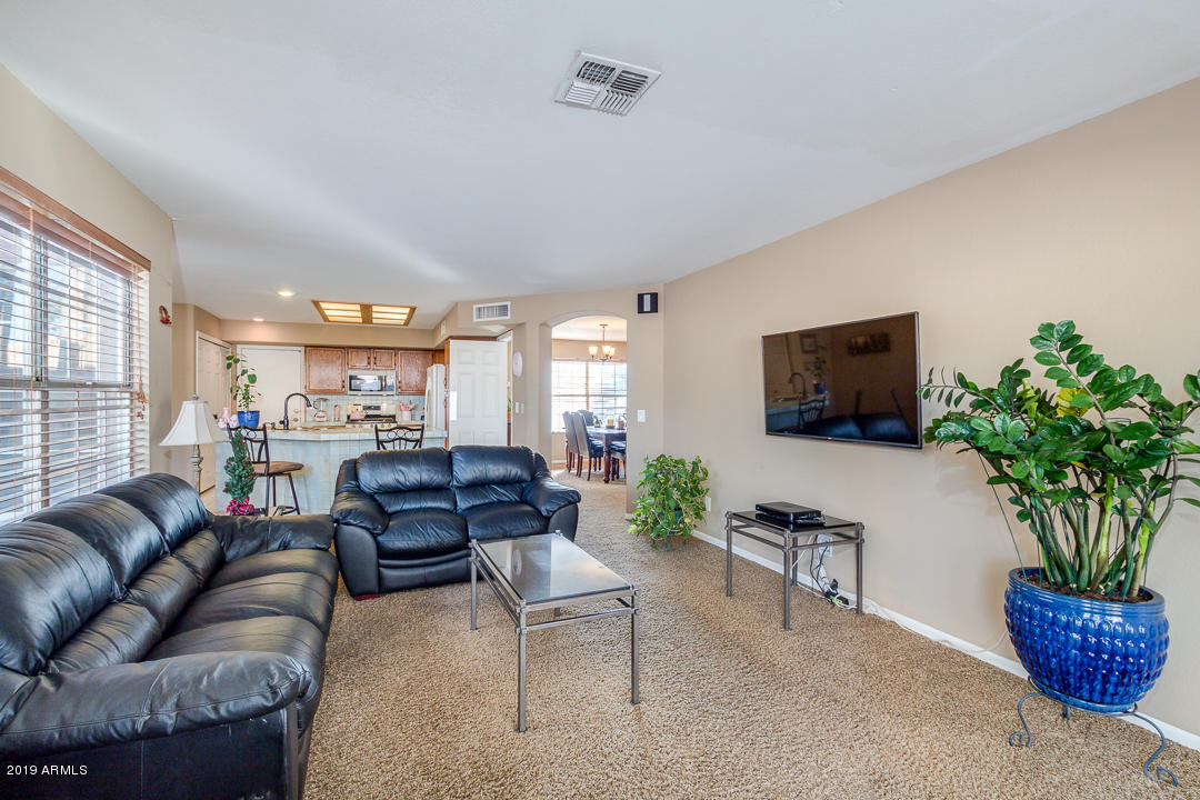 15858 South 33rd Place Phoenix, AZ 85048 - Photo 7 of 33 10-33rd