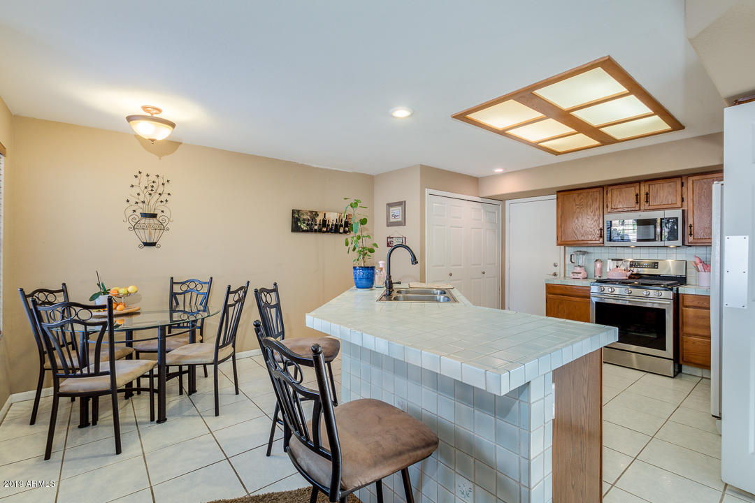 15858 South 33rd Place Phoenix, AZ 85048 - Photo 10 of 33 13-33rd