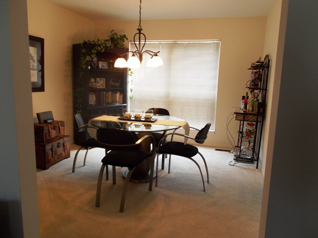 160 West Golf Road Libertyville, IL 60048 - Photo 5 of 12 a view of a dining room with furniture and chandelier
