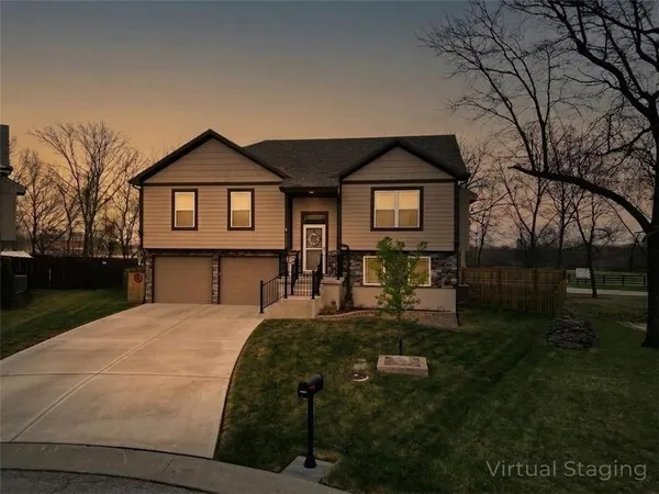 $349,900 | 10009 Karyn Court, Peculiar, MO 64078