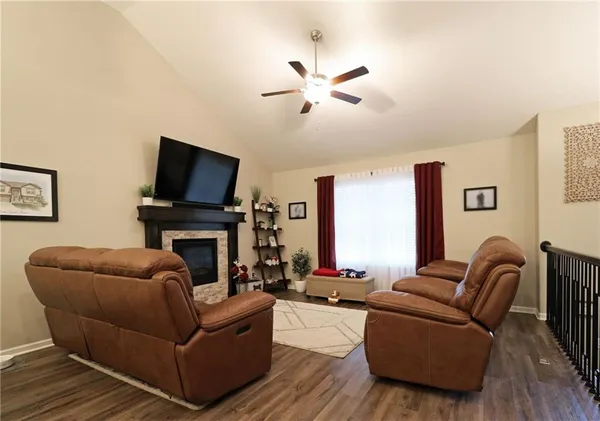 $349,900 | 10009 Karyn Court, Peculiar, MO 64078