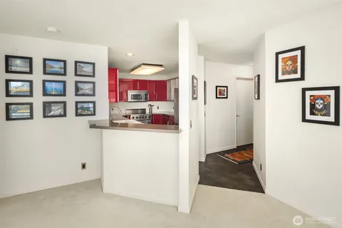 $610,000 | 2040 13th Avenue West, Unit 33, Seattle, WA 98119