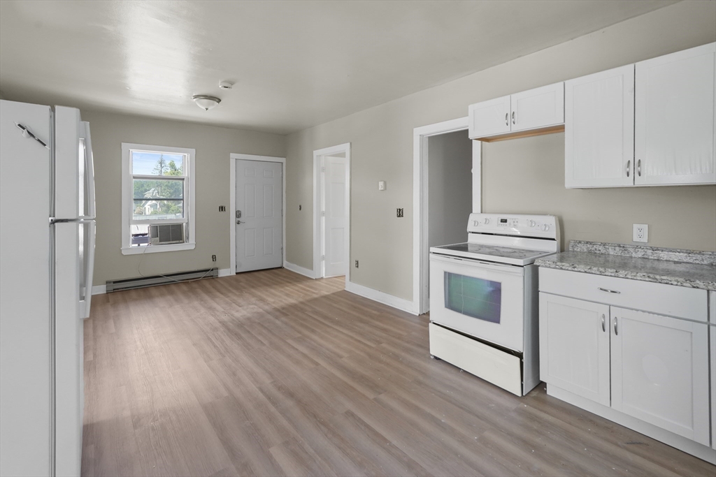 32 Worcester Road Charlton, MA 01507 - Photo 7 of 39