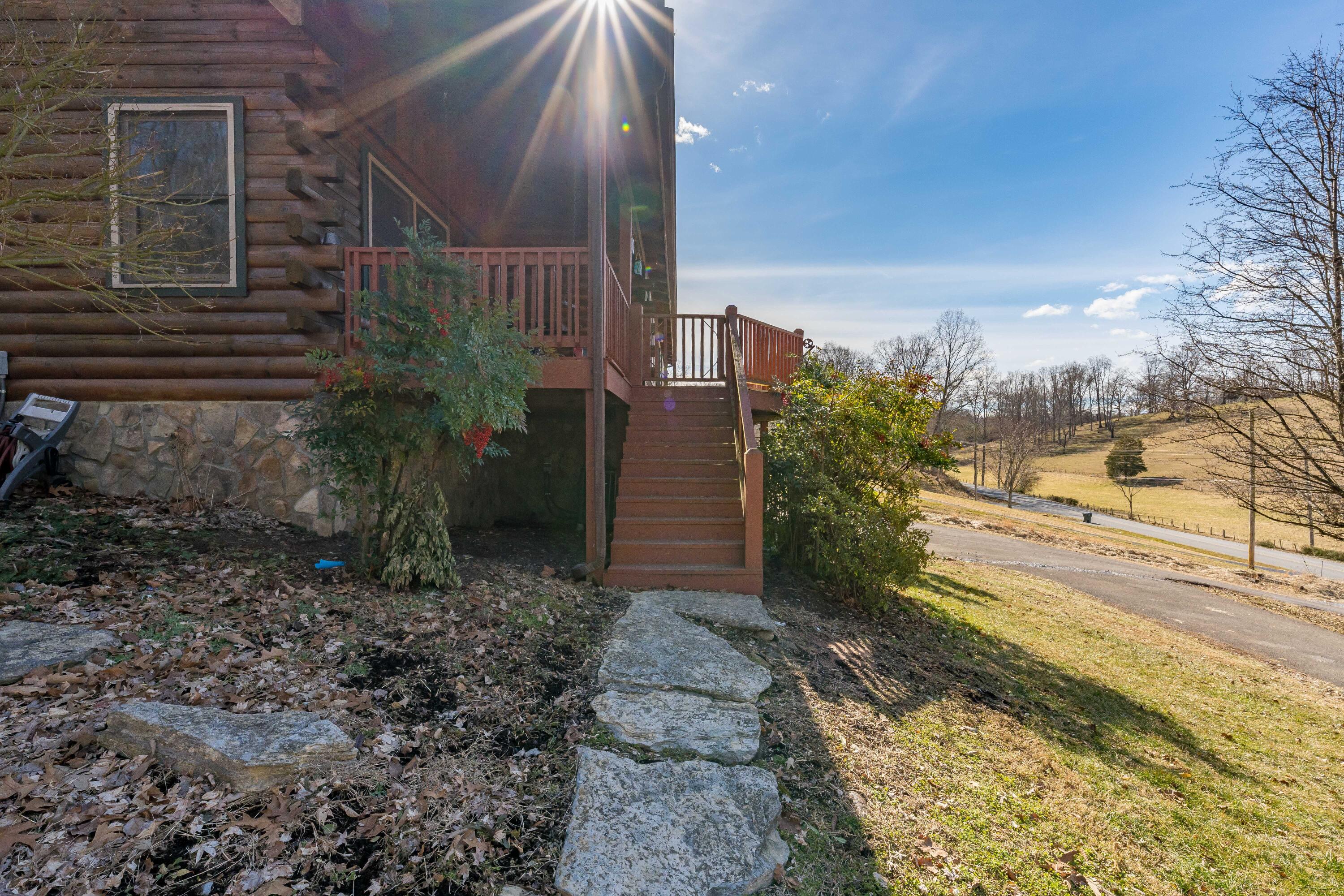 335 Claude Simmons Road Johnson City, TN 37604 - Photo 6 of 66 335 Claude Simmons Road 7 of 68