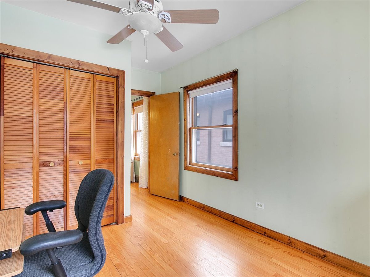 4952 North Bernard Street Chicago, IL 60625 - Photo 13 of 45