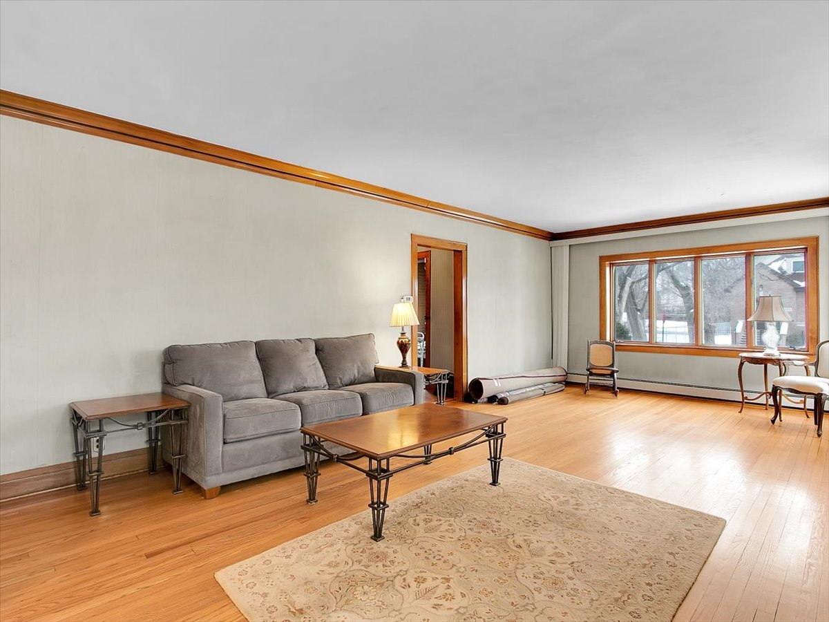 4952 North Bernard Street Chicago, IL 60625 - Photo 4 of 45