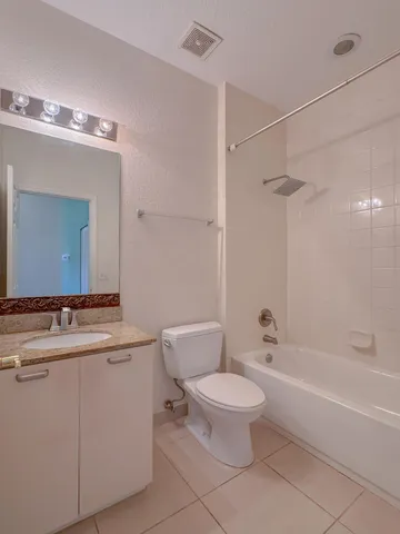 $2,250 | 55 Southeast Palermo, Unit 201, Stuart, FL 34994