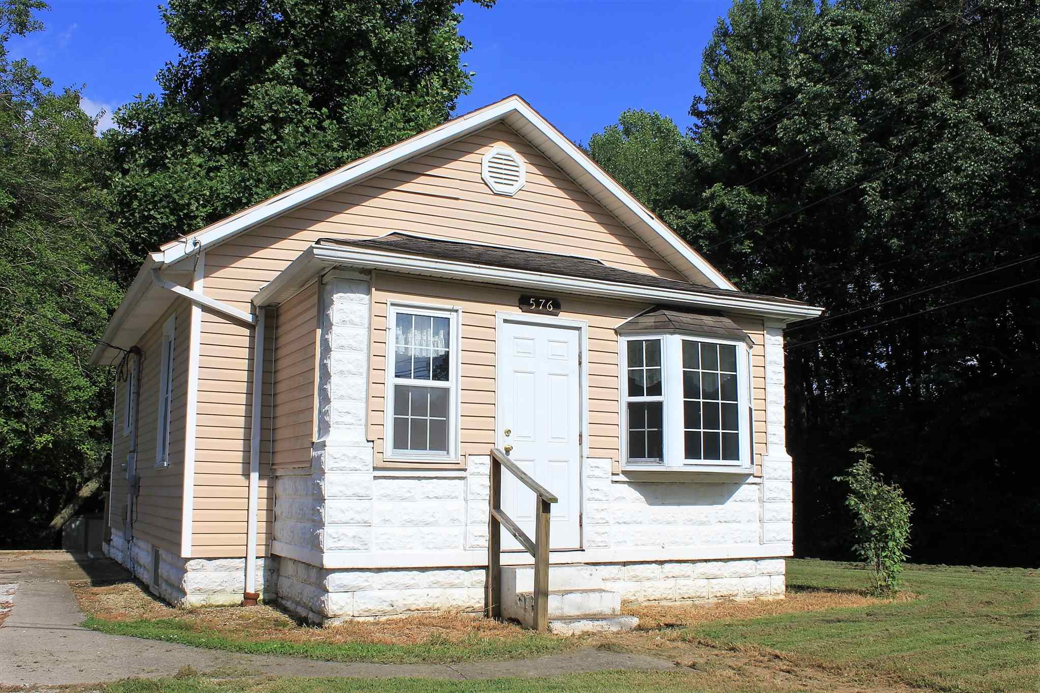 576 South Truman Road Jasper, IN 47546 - Photo 1 of 27 Gallery Image 1