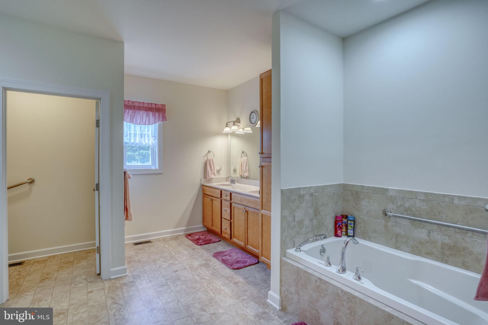 189 Nightingale Drive Milford, DE 19963 - Photo 44 of 71 First Floor Ensuite #2 Bath