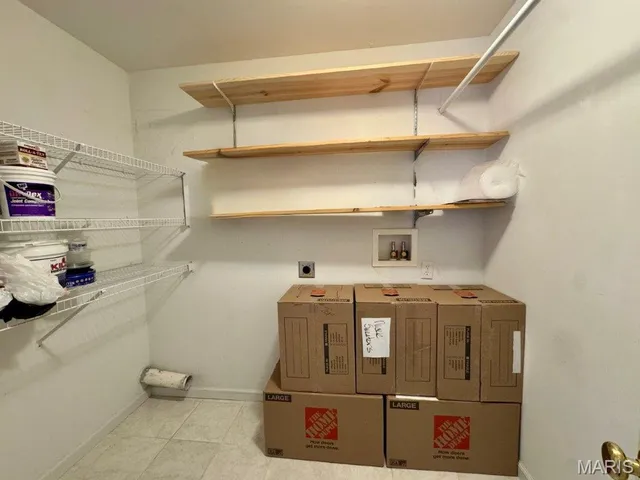 $330,000 | 2274 Wills Hollow Drive, St. Peters, MO 63376