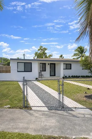 $3,400 | 9831 Martinique Drive, Cutler Bay, FL 33189