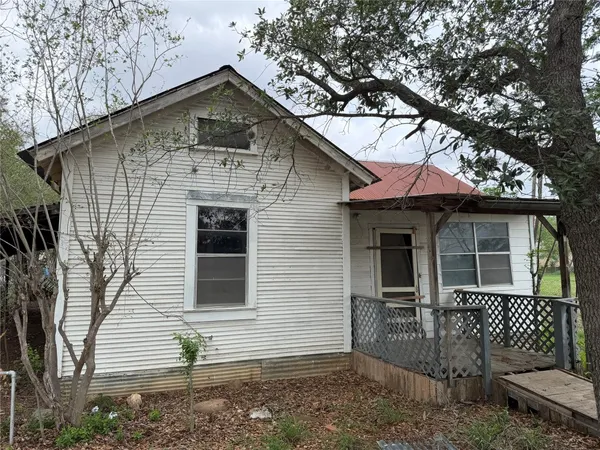 $84,389 | 514 Ave D, Poteet, TX 78065