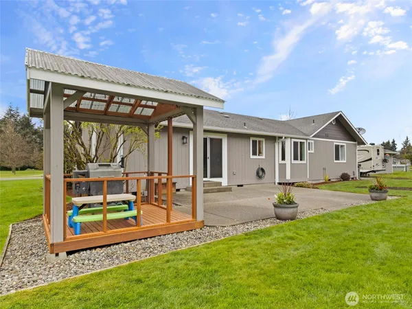 $575,000 | 20110 Rainy Lane Southwest, Rochester, WA 98579