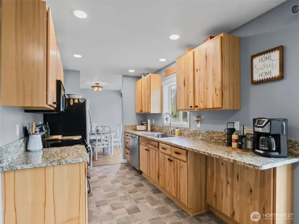 $575,000 | 20110 Rainy Lane Southwest, Rochester, WA 98579