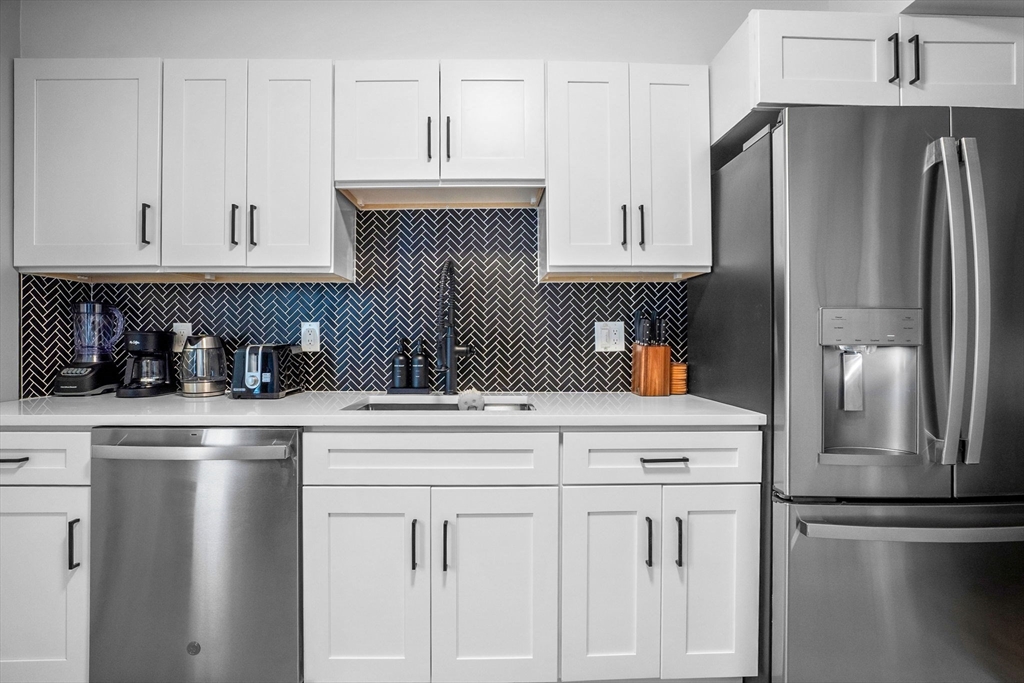 7 Dickson Street, Unit 2 Somerville, MA 02144 - Photo 4 of 18