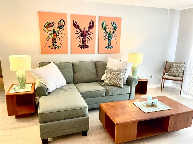 $329,000 | 44 Lexington Avenue, Unit 4, Gloucester, MA 01930