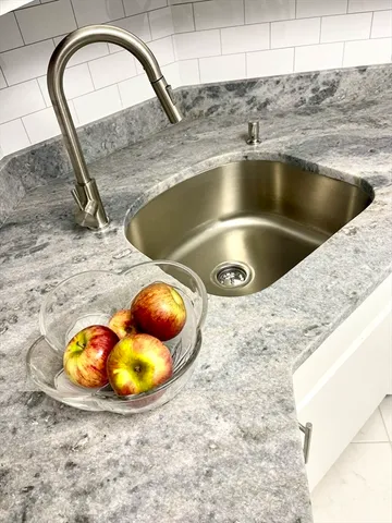 $329,000 | 44 Lexington Avenue, Unit 4, Gloucester, MA 01930