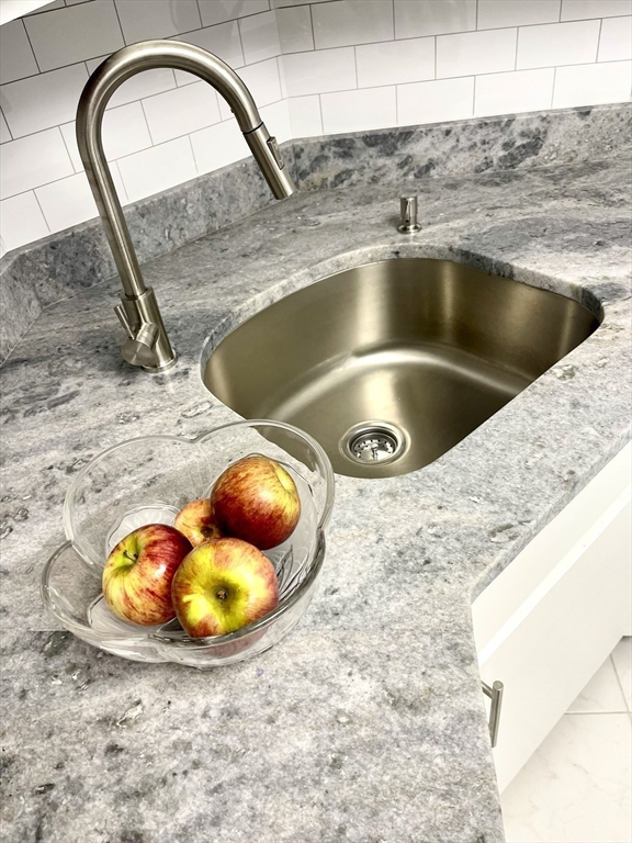 44 Lexington Avenue, Unit 4 Gloucester, MA 01930 - Photo 7 of 11 a view of a sink