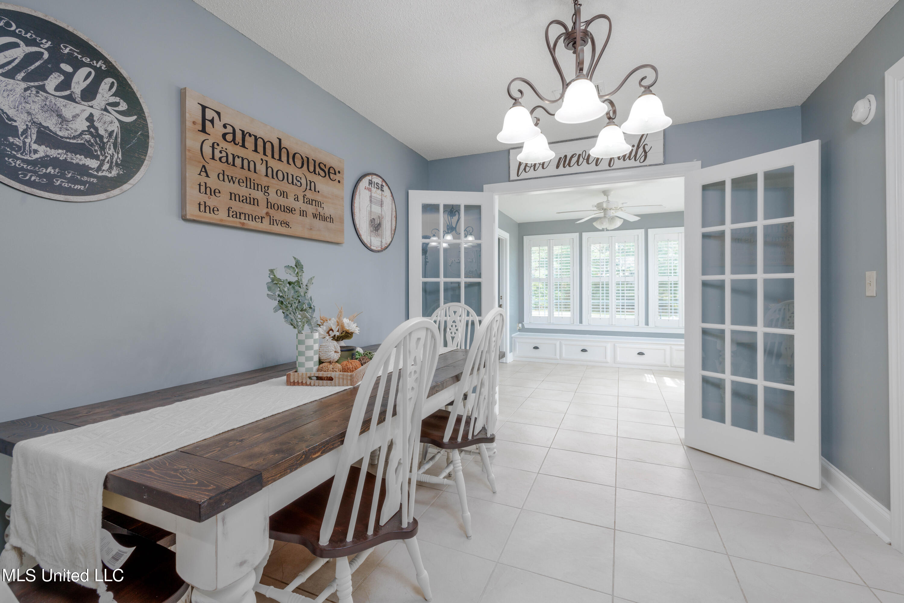 5679 Peyton Road Coldwater, MS 38618 - Photo 11 of 27 16-dining area
