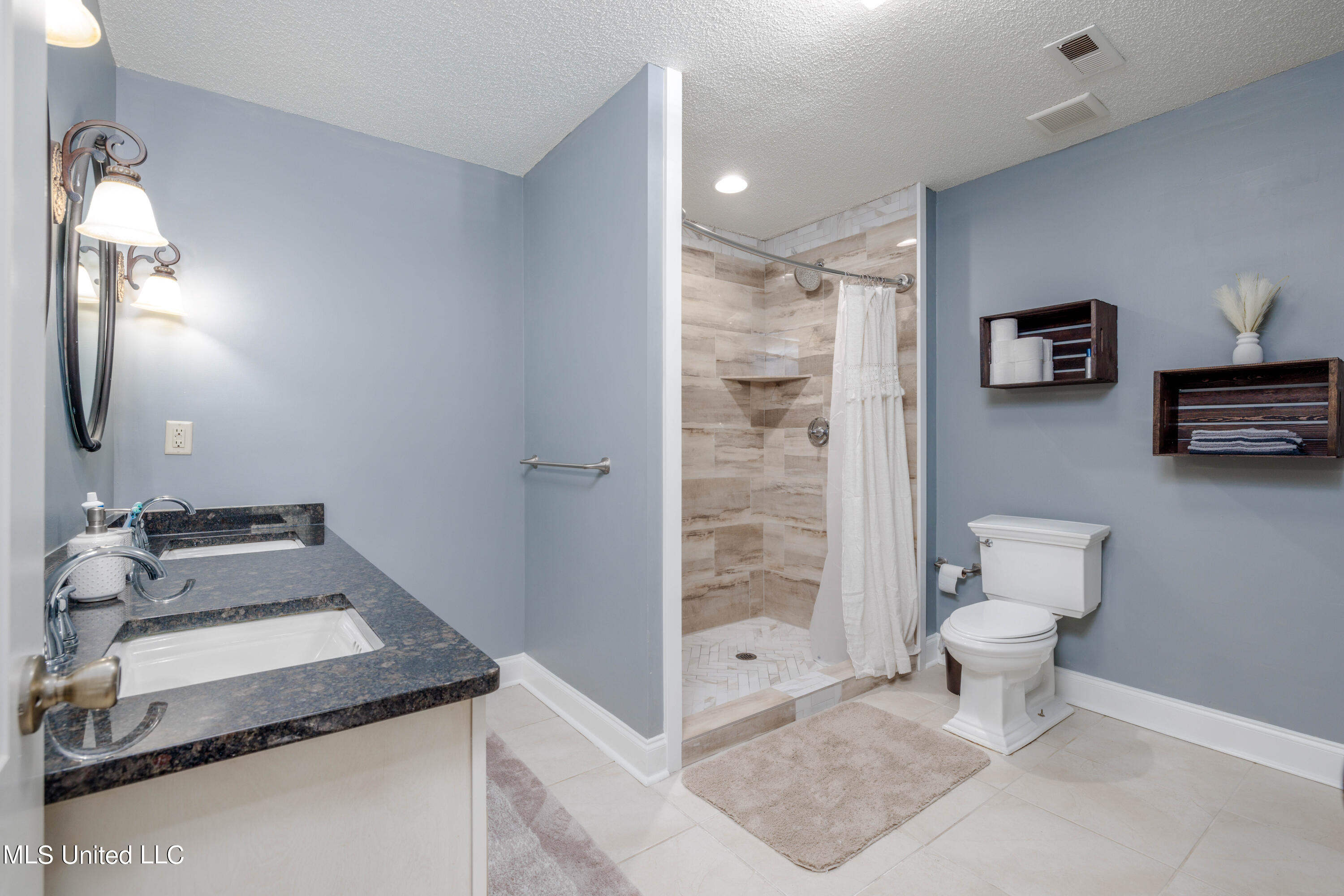 5679 Peyton Road Coldwater, MS 38618 - Photo 16 of 27 21-primary bath