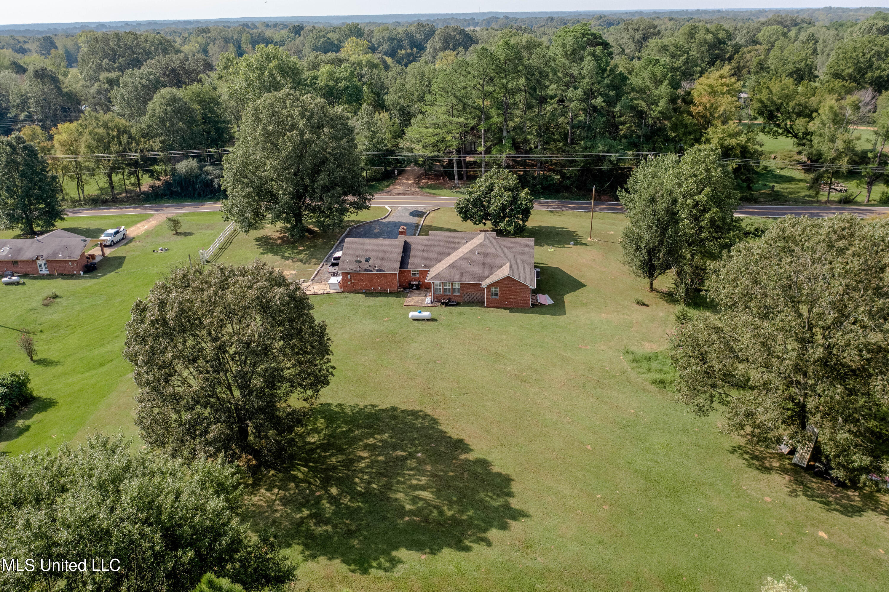 5679 Peyton Road Coldwater, MS 38618 - Photo 25 of 27 06-Aerial Back