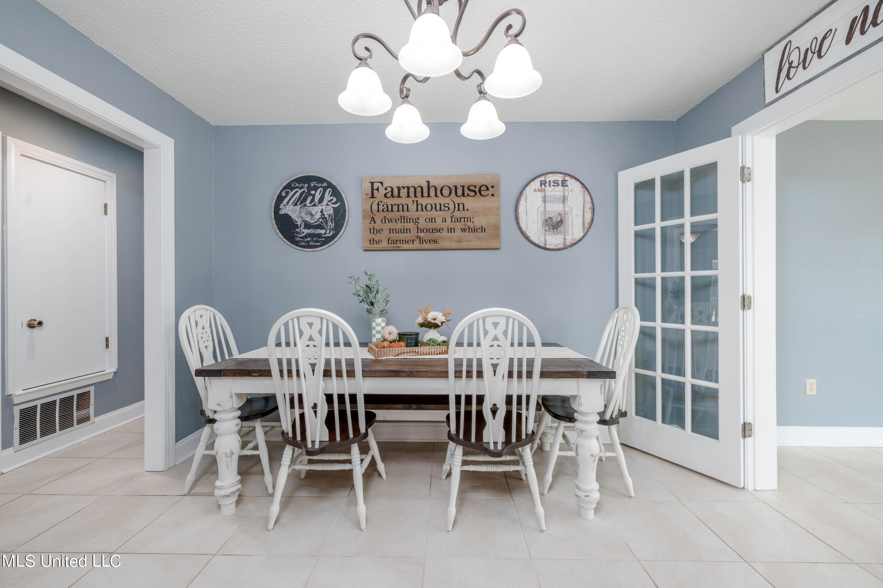 5679 Peyton Road Coldwater, MS 38618 - Photo 10 of 27 15-dining area