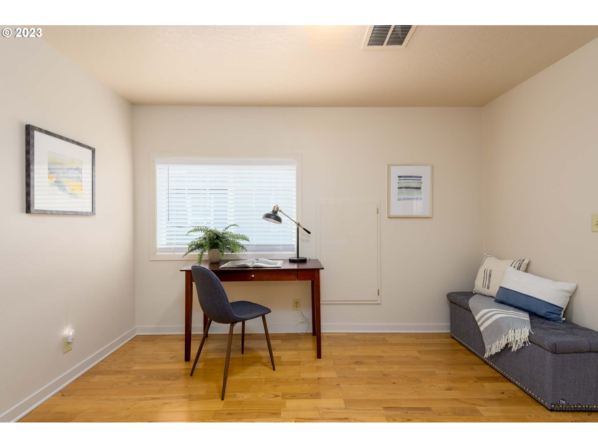 3325 Elmira Road Eugene, OR 97402 - Photo 13 of 32 Den/Office