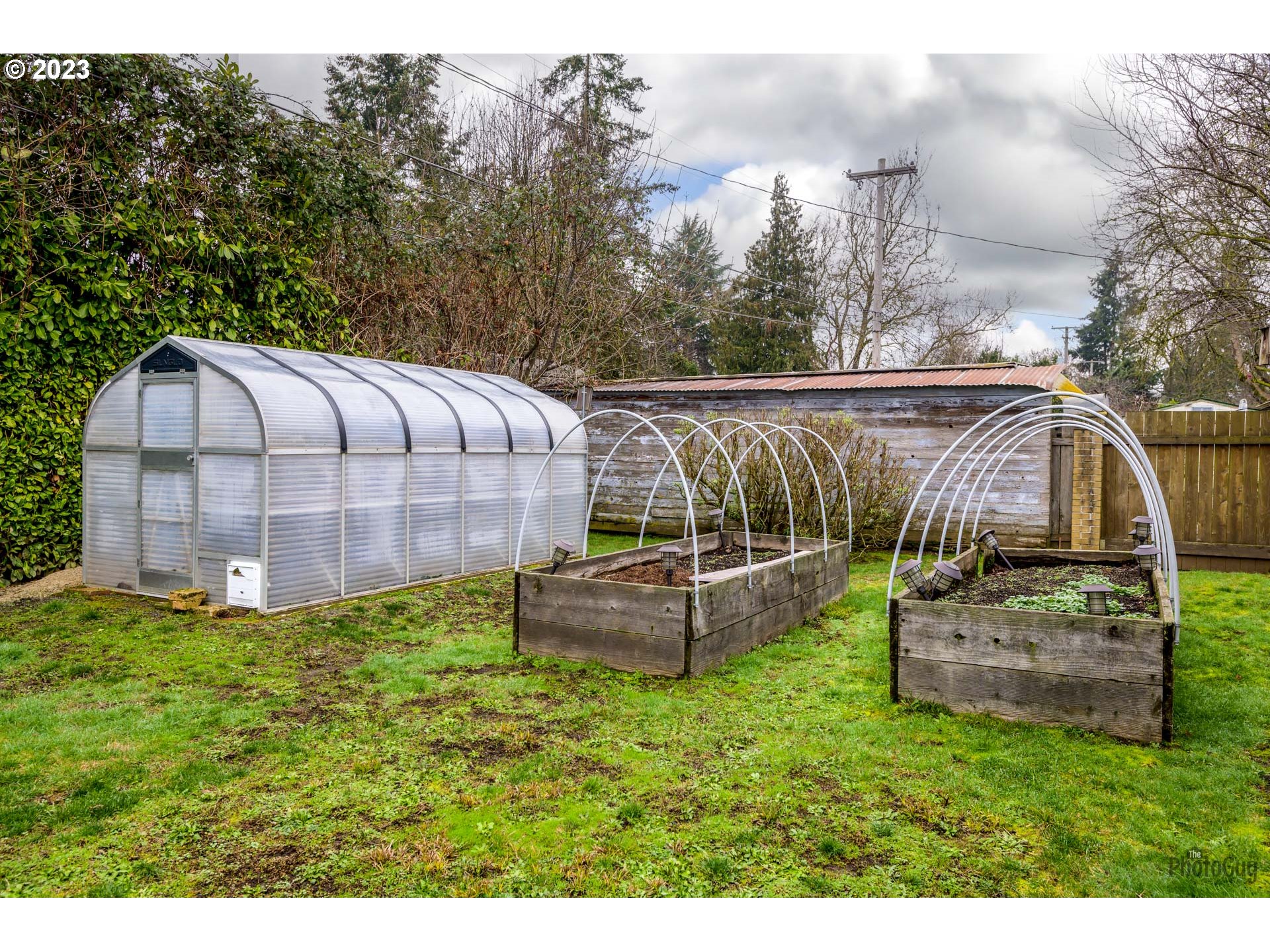 3325 Elmira Road Eugene, OR 97402 - Photo 29 of 32 Greenhouse