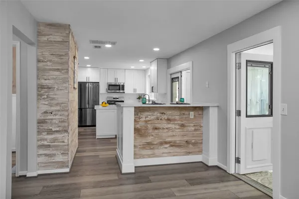 $3,200 | 106 North Rushwing Circle, The Woodlands, TX 77381