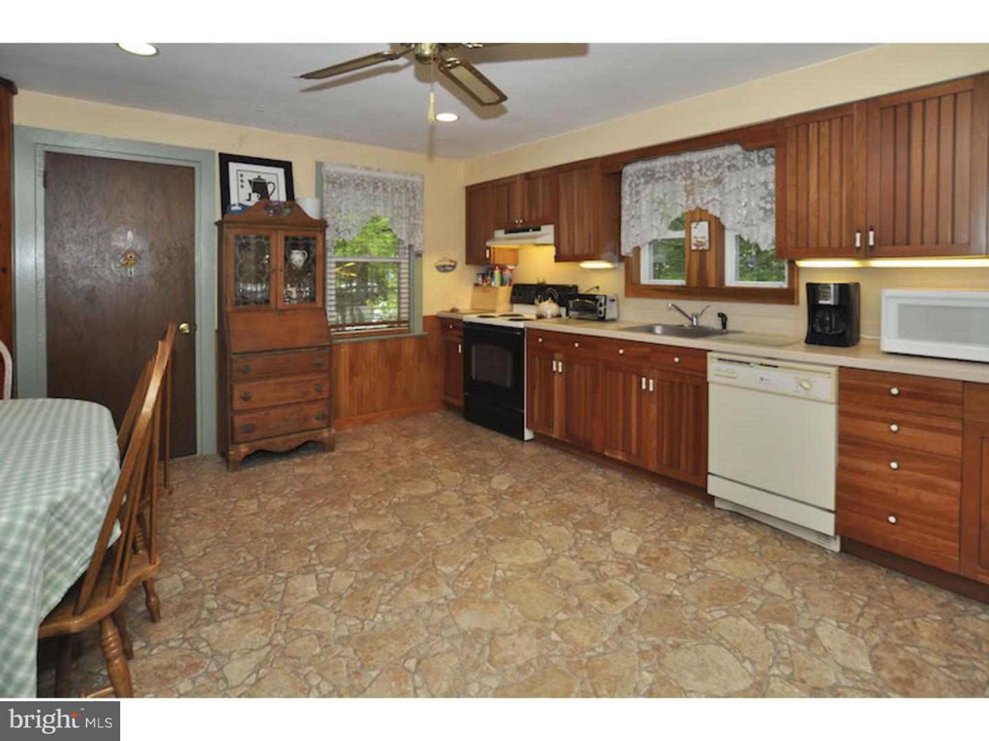 1005 Almshouse Road Jamison, PA 18929 - Photo 4 of 25 Kitchen