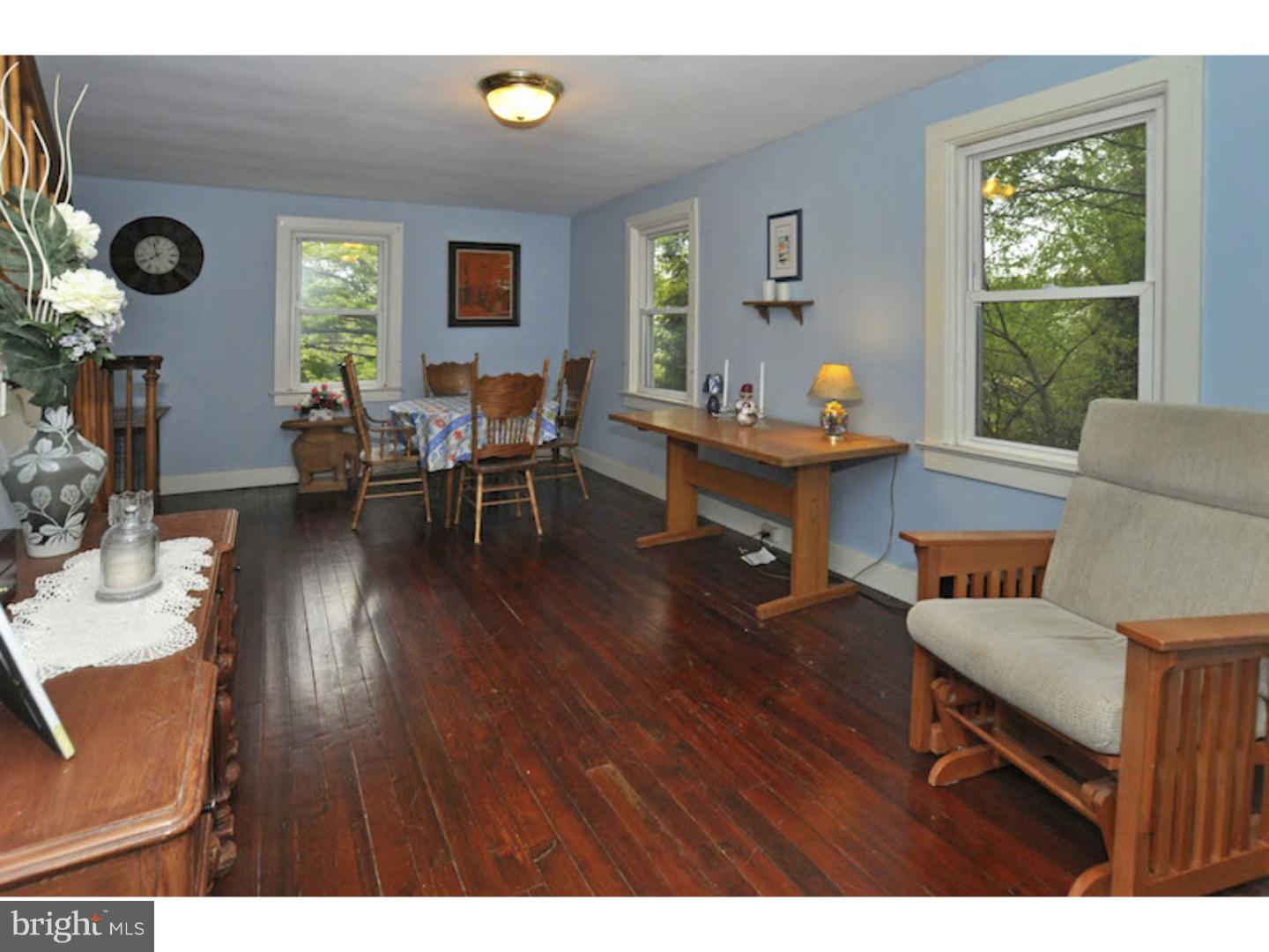 1005 Almshouse Road Jamison, PA 18929 - Photo 7 of 25 Living Room