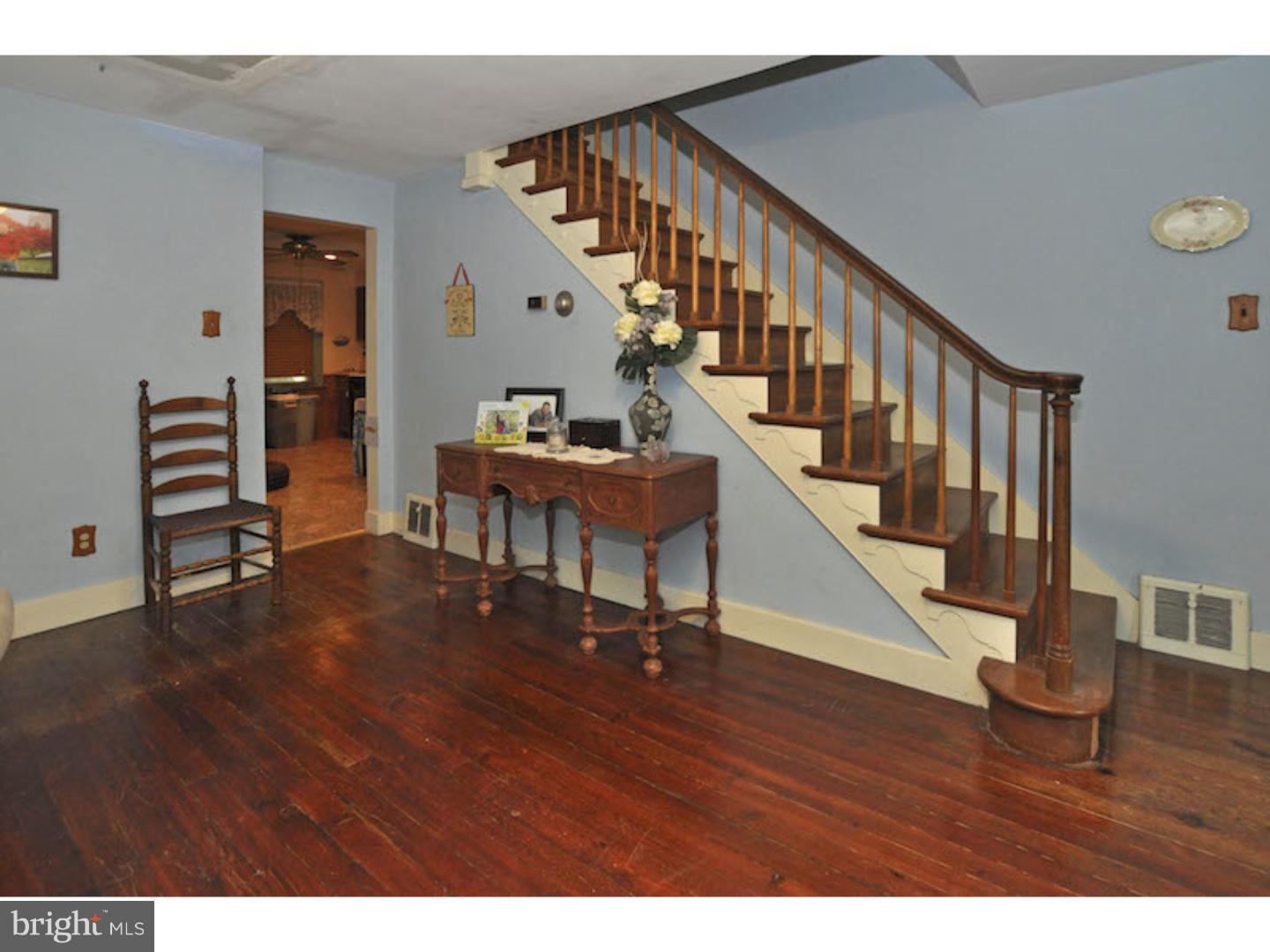 1005 Almshouse Road Jamison, PA 18929 - Photo 9 of 25 Living Room