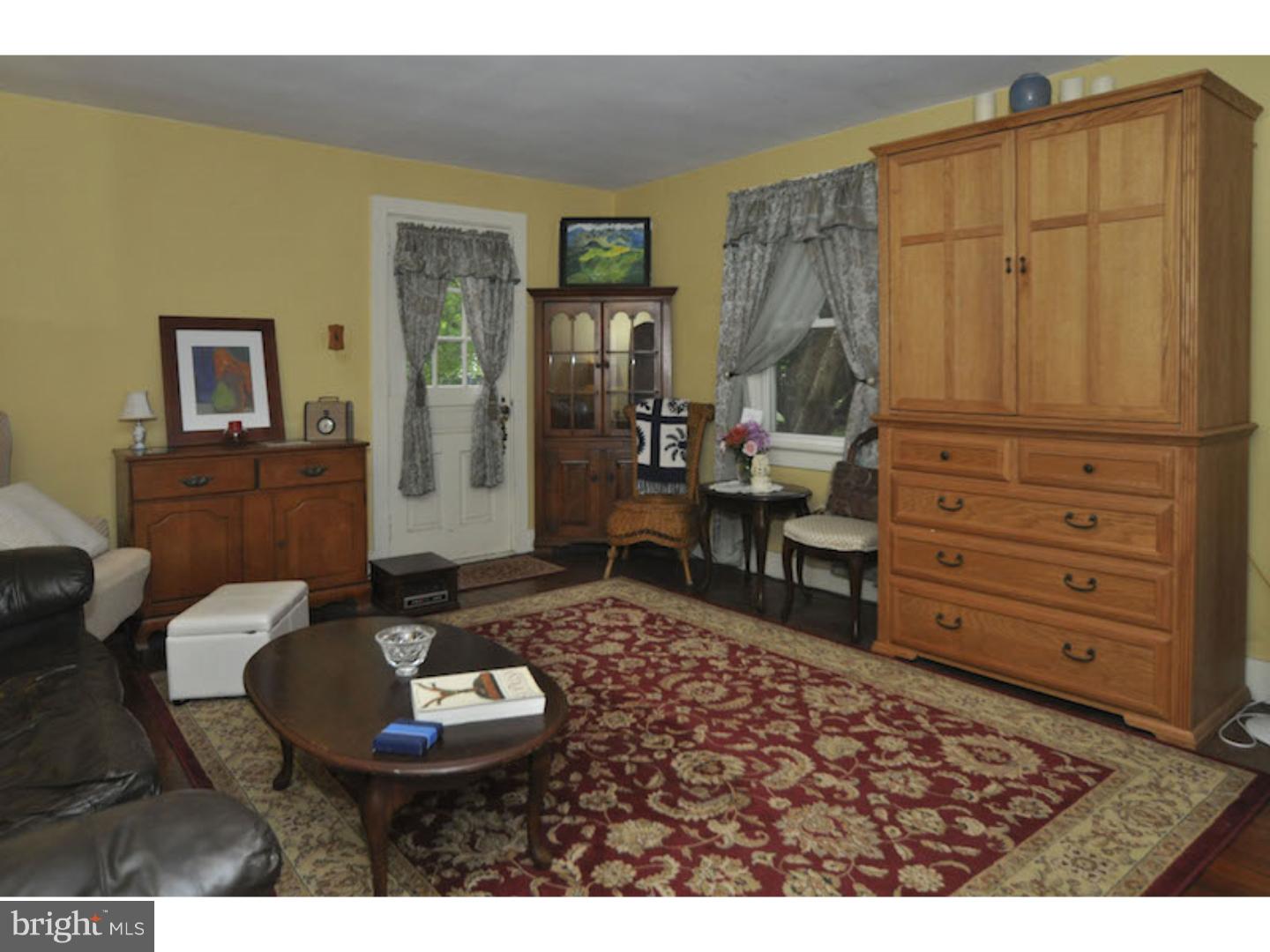 1005 Almshouse Road Jamison, PA 18929 - Photo 10 of 25 Family Room