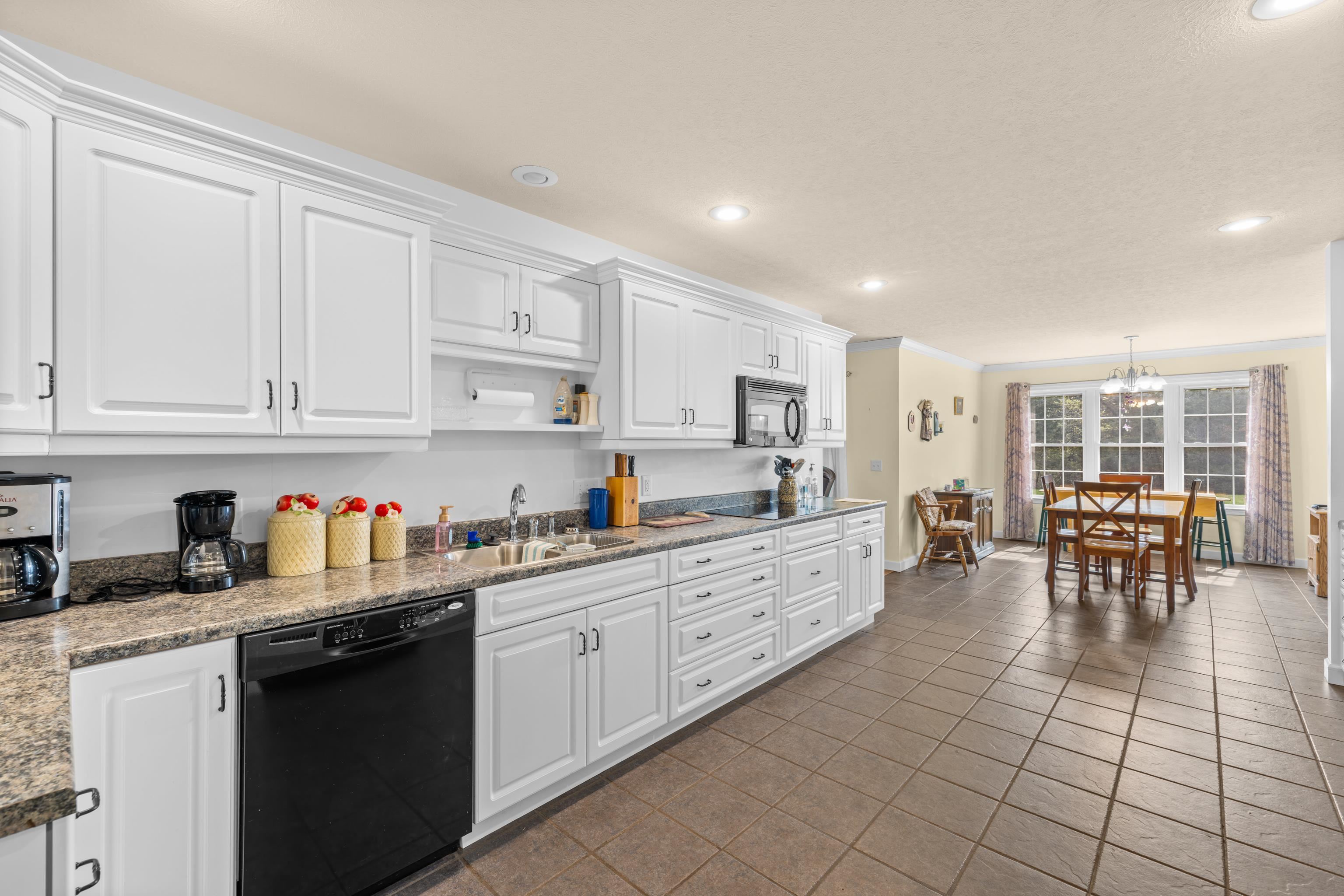 2143 Mill Creek Road Luray, VA 22835 - Photo 22 of 72 Kitchen-Breakfast Nook