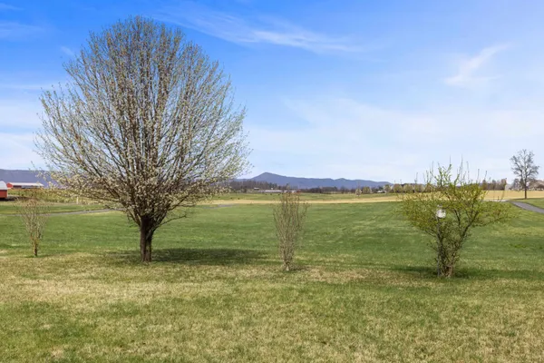 $750,000 | 2143 Mill Creek Road, Luray, VA 22835