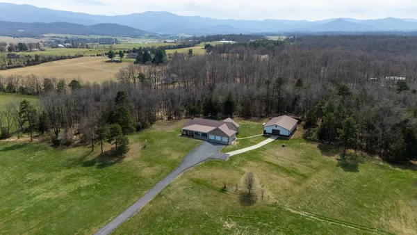 $750,000 | 2143 Mill Creek Road, Luray, VA 22835