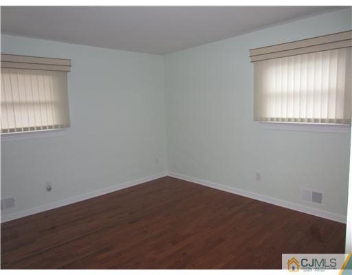 1310 Aaron Road North Brunswick, NJ 08902 - Photo 20 of 25 Gallery Image 20