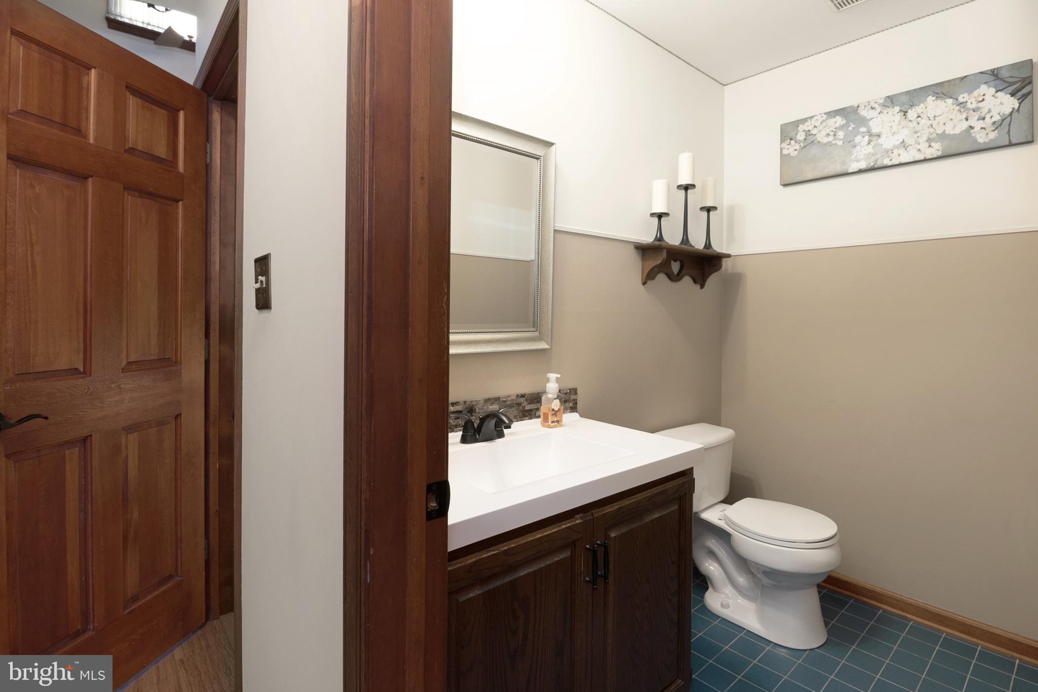 40 Middlecroft Road Elkton, MD 21921 - Photo 18 of 39 POWDER ROOM