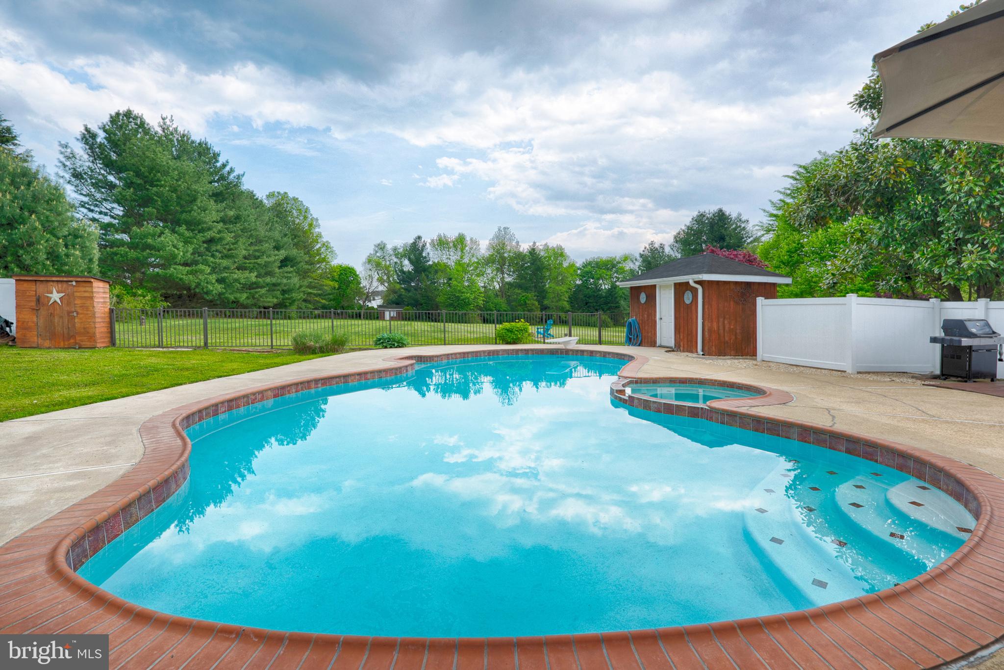 40 Middlecroft Road Elkton, MD 21921 - Photo 29 of 39 HEATED POOL, OWNED PROPANE TANK