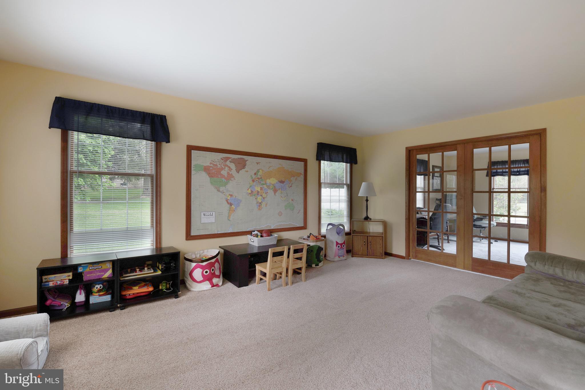 40 Middlecroft Road Elkton, MD 21921 - Photo 9 of 39 LIVING ROOM/ PLAY ROOM, YOUR CHOICE!