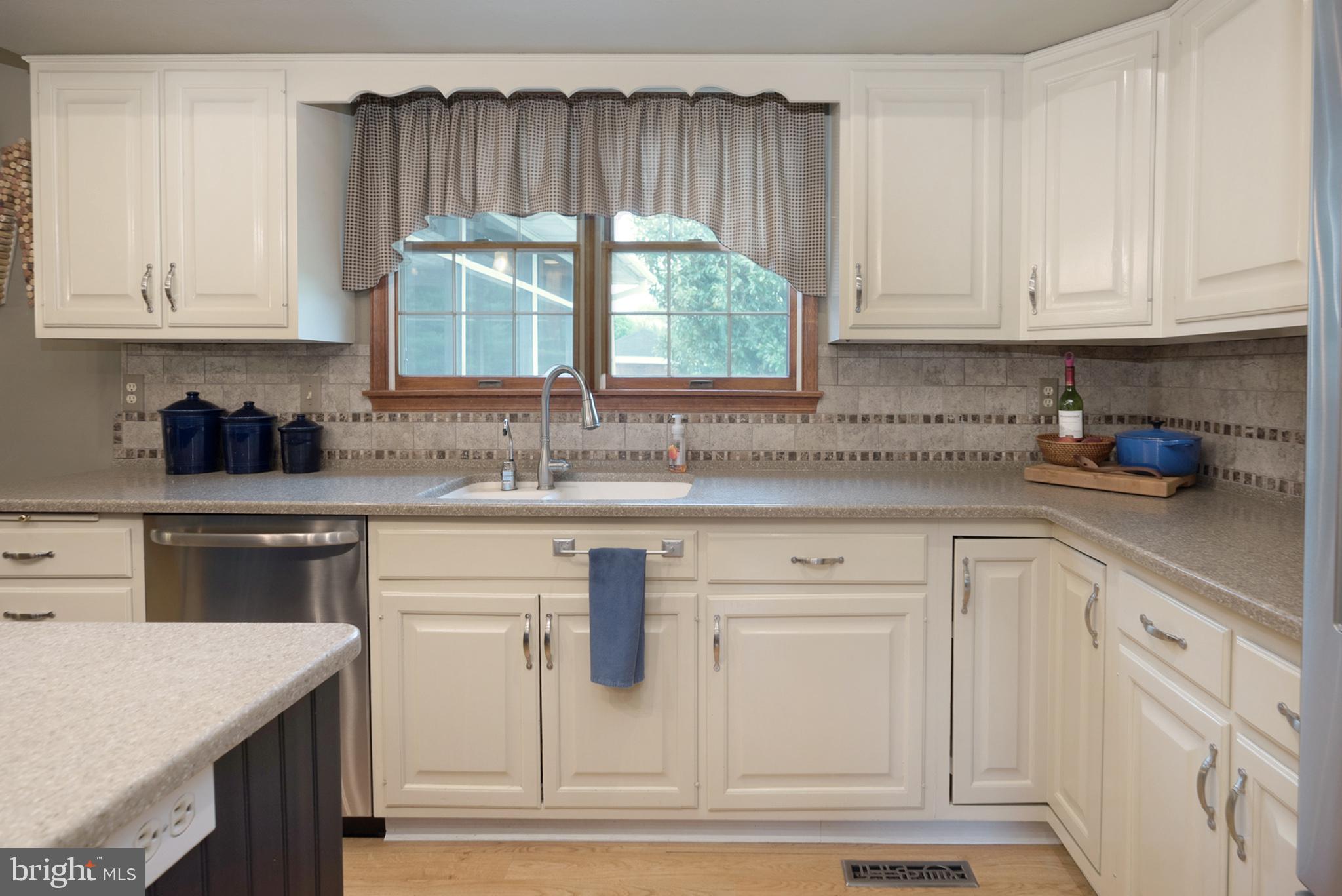 40 Middlecroft Road Elkton, MD 21921 - Photo 10 of 39 DOUBLE WINDOW OVER THE SINK