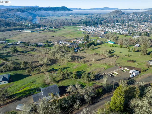 $400,000 | 1448 Lookingglass Road, Roseburg, OR 97471